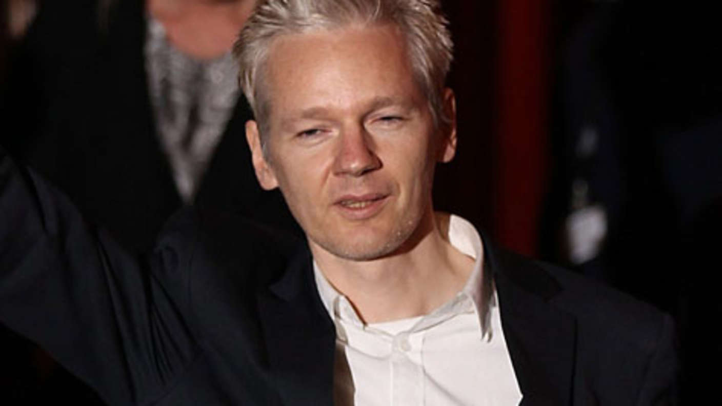 Assange bekommt Gehalt von deutscher Stiftung